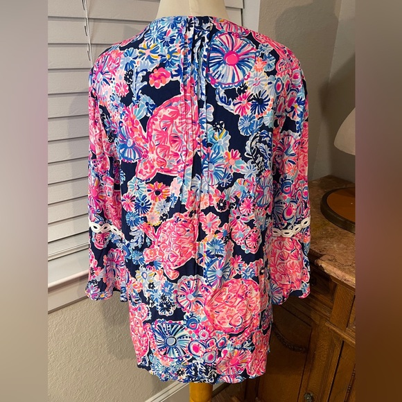 Lilly Pulitzer Hollie Tunic in a pink and blue floral print Small - Picture 4 of 8